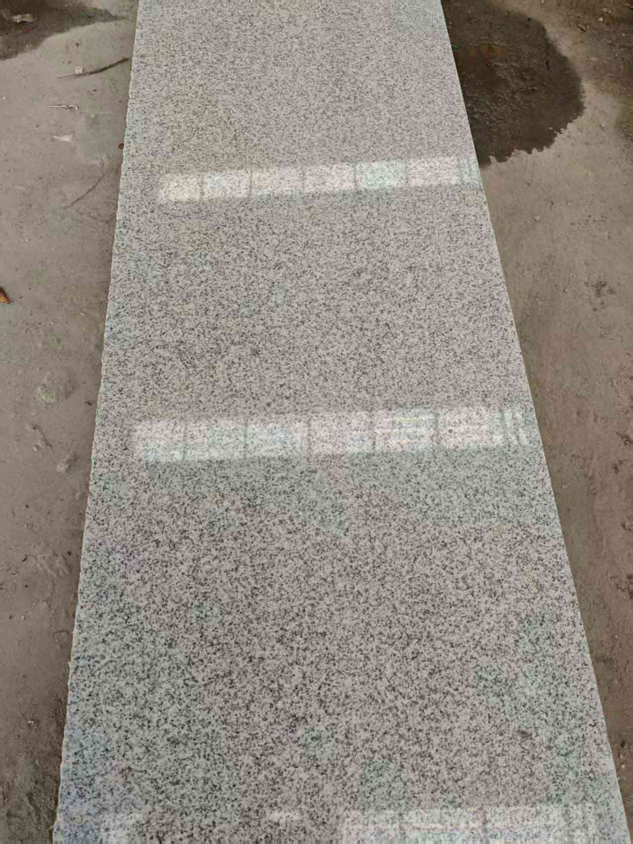 宿州芝麻白光面毛板